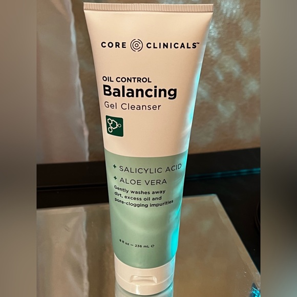 Core Clinicals OIL CONTROL Balancing Gel Cleanser brand new sealed 8 oz - Picture 1 of 8